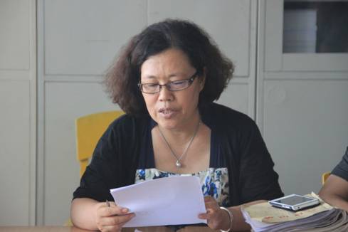 思政部党支部书记高凤香汇报支部工作